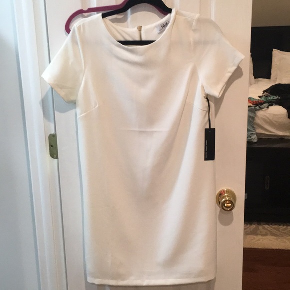 Lulus Dresses & Skirts - Lulu's White shift dress with tag still on